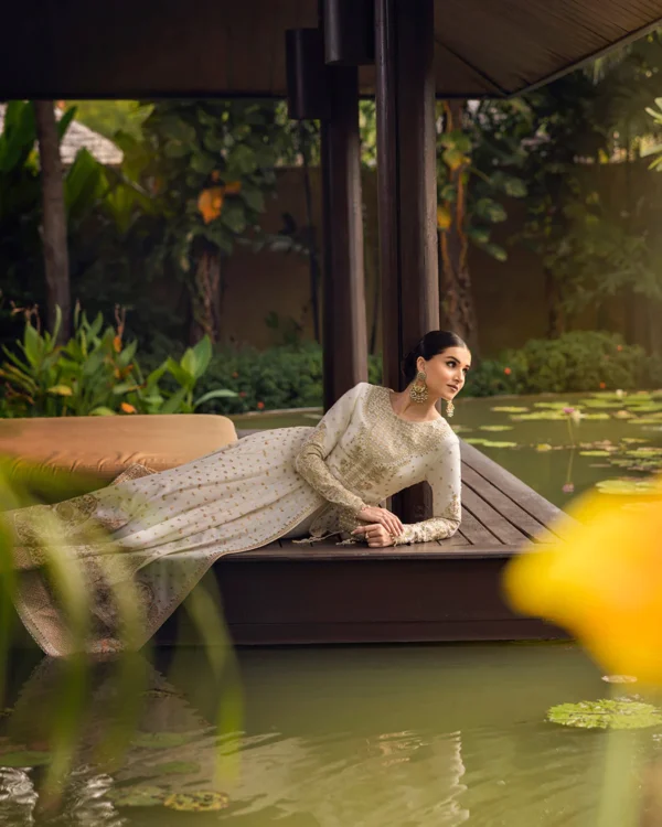 Lily - Image 5